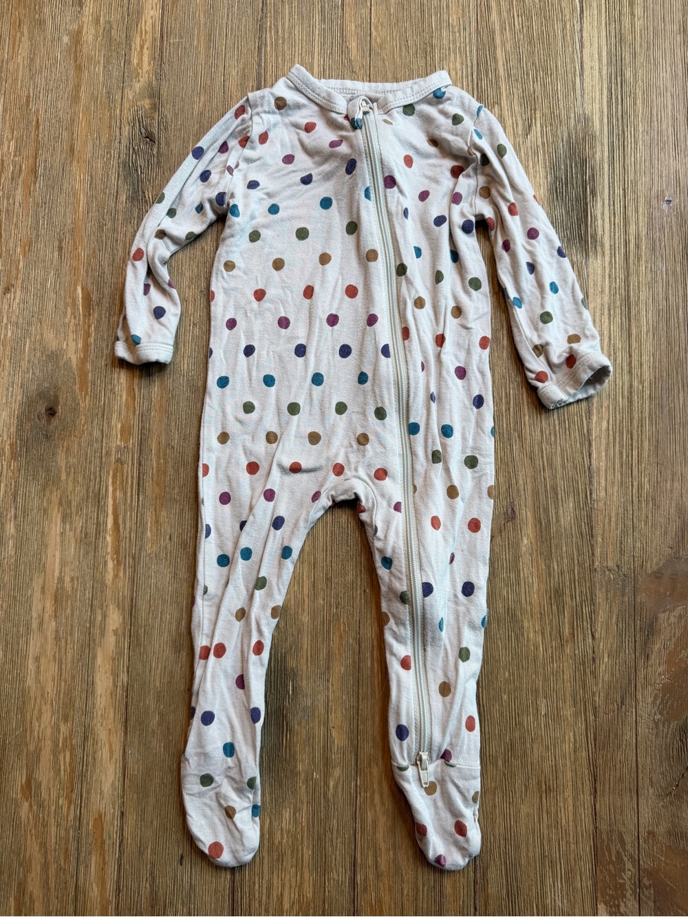 Kyte Baby Multicolor Polka Dot Zip One-Piece Footed Pajamas 3-6M